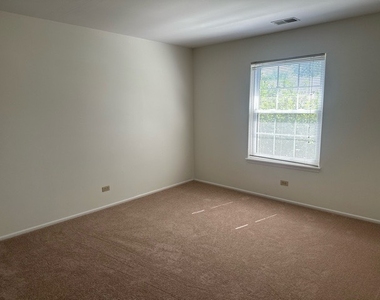 380 Heather Court - Photo Thumbnail 13