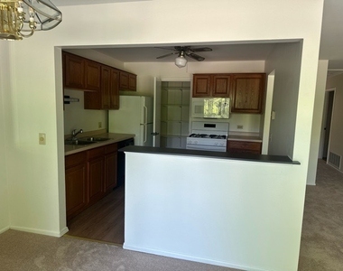 380 Heather Court - Photo Thumbnail 9