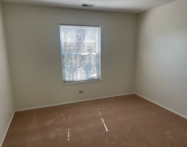 380 Heather Court - Photo Thumbnail 17