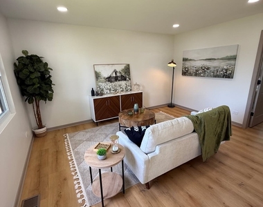 939 S Fletcher Drive - Photo Thumbnail 4