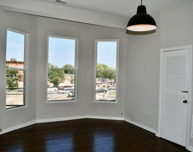 867 E Pershing Road - Photo Thumbnail 3