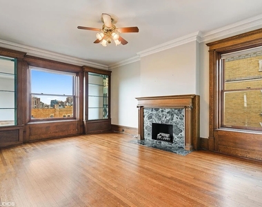 559 W Surf Street - Photo Thumbnail 9