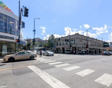 559 W Surf Street - Photo Thumbnail 18
