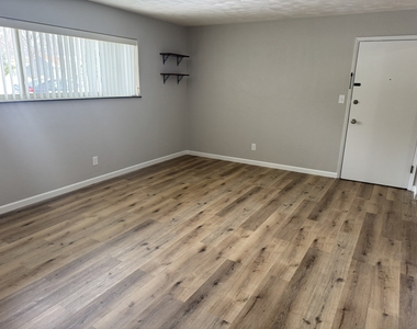 310 30th Ave Court - Photo Thumbnail 2