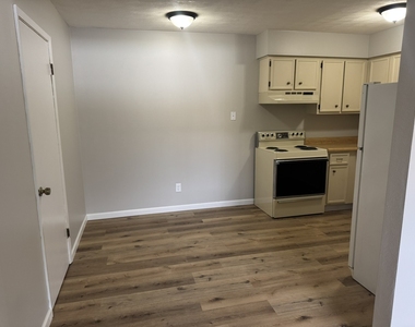 310 30th Ave Court - Photo Thumbnail 3