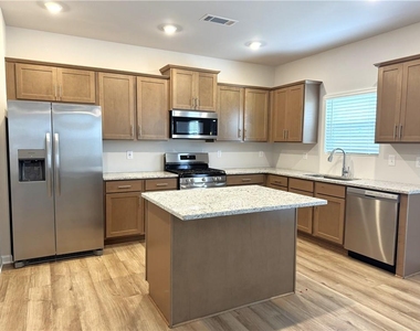 273 Bloomfield Circle - Photo Thumbnail 7