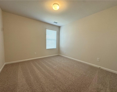 273 Bloomfield Circle - Photo Thumbnail 16