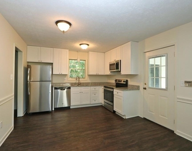 4215 Fawn Lane Se - Photo Thumbnail 6