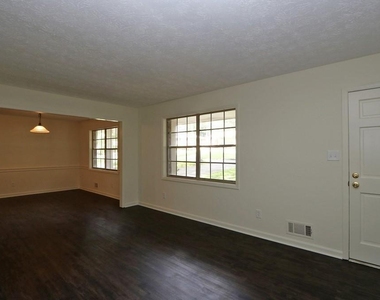 4215 Fawn Lane Se - Photo Thumbnail 4