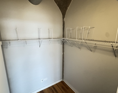 1071 W 15th Street - Photo Thumbnail 8