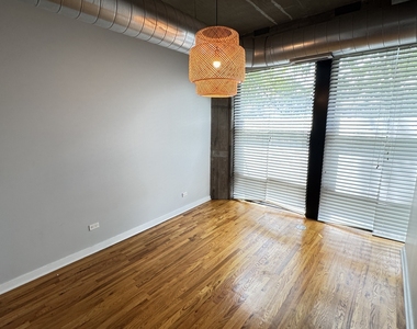 1071 W 15th Street - Photo Thumbnail 6