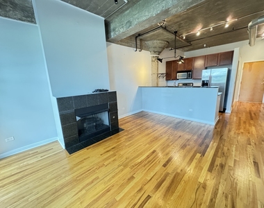 1071 W 15th Street - Photo Thumbnail 3