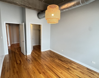 1071 W 15th Street - Photo Thumbnail 7