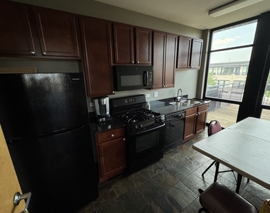 1071 W 15th Street - Photo Thumbnail 16