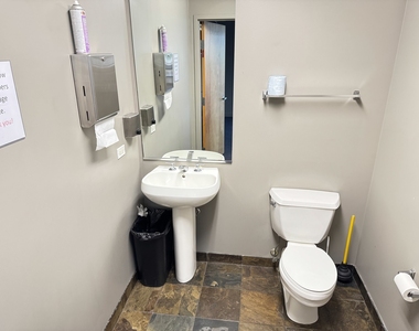 1071 W 15th Street - Photo Thumbnail 17