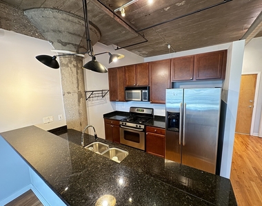 1071 W 15th Street - Photo Thumbnail 2
