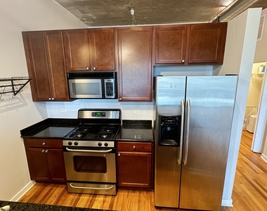 1071 W 15th Street - Photo Thumbnail 5