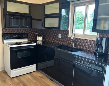 615 Verde Drive - Photo Thumbnail 4