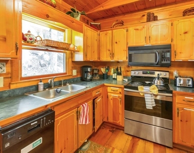 9 Briar Creek Road - Photo Thumbnail 2