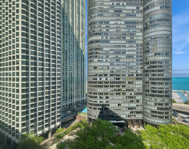 400 E Randolph Street - Photo Thumbnail 8