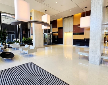 400 E Randolph Street - Photo Thumbnail 15