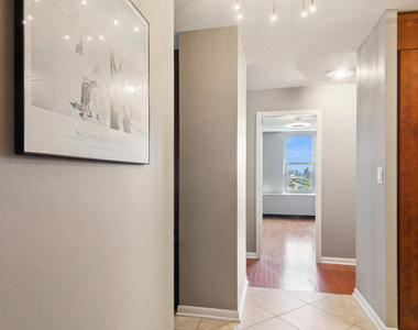 400 E Randolph Street - Photo Thumbnail 14