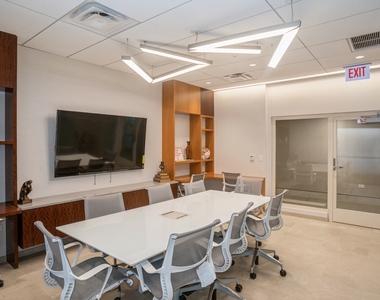 400 E Randolph Street - Photo Thumbnail 33