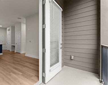 2648 Sandy Plains Road - Photo Thumbnail 12