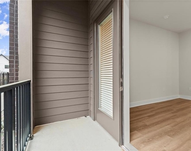2648 Sandy Plains Road - Photo Thumbnail 13