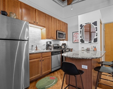 1500 W Monroe Street - Photo Thumbnail 4