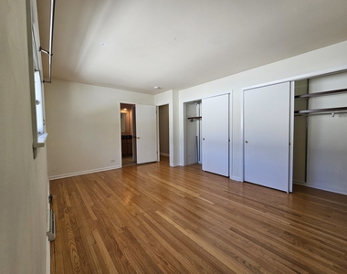 9924 Crawford Avenue - Photo Thumbnail 15