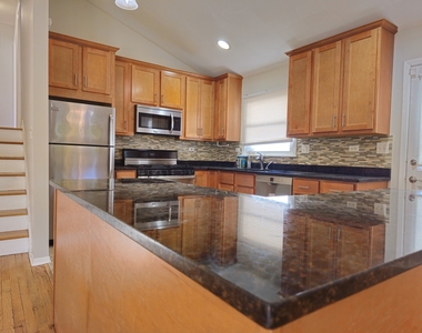 9924 Crawford Avenue - Photo Thumbnail 4