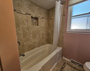 9924 Crawford Avenue - Photo Thumbnail 8