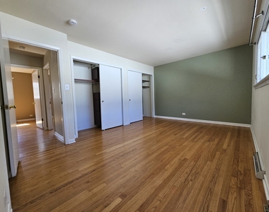 9924 Crawford Avenue - Photo Thumbnail 14