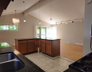 9924 Crawford Avenue - Photo Thumbnail 6