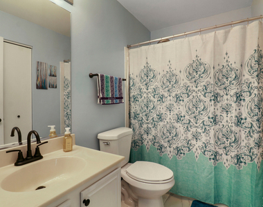 67 W Rustic Lane - Photo Thumbnail 16