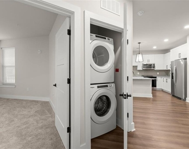 2648 Sandy Plains Road - Photo Thumbnail 14