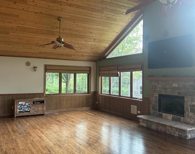 527 Springwood Lane - Photo Thumbnail 7
