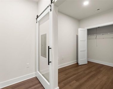 2648 Sandy Plains Road - Photo Thumbnail 12