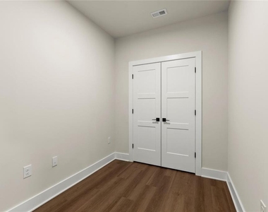 2648 Sandy Plains Road - Photo Thumbnail 13