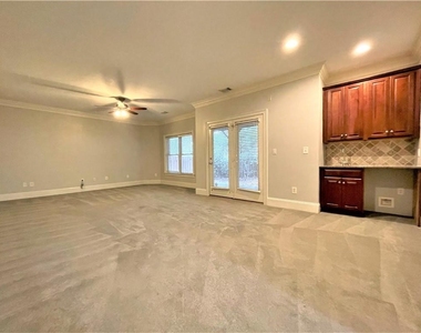 895 Lenox Ct Ne - Photo Thumbnail 24