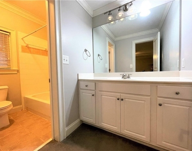895 Lenox Ct Ne - Photo Thumbnail 26