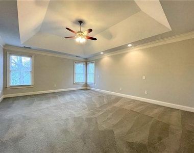 895 Lenox Ct Ne - Photo Thumbnail 17