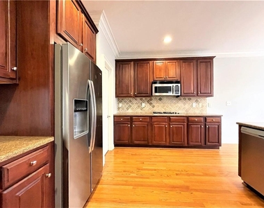 895 Lenox Ct Ne - Photo Thumbnail 12