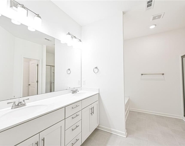 58 Laurel Cove Drive - Photo Thumbnail 32