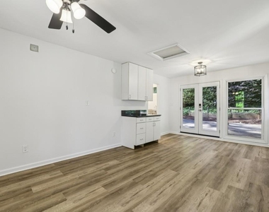 2056a Abby Lane Ne - Photo Thumbnail 35