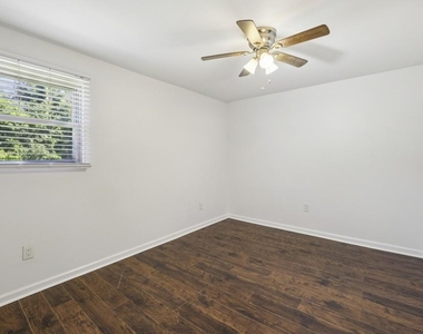 2056a Abby Lane Ne - Photo Thumbnail 29