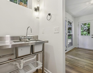 2056a Abby Lane Ne - Photo Thumbnail 38