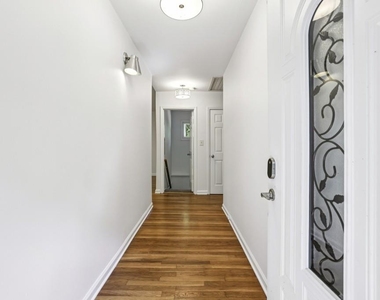 2056a Abby Lane Ne - Photo Thumbnail 8
