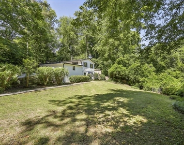 2056a Abby Lane Ne - Photo Thumbnail 5